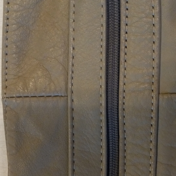 Satchel - Picture 3 of 12